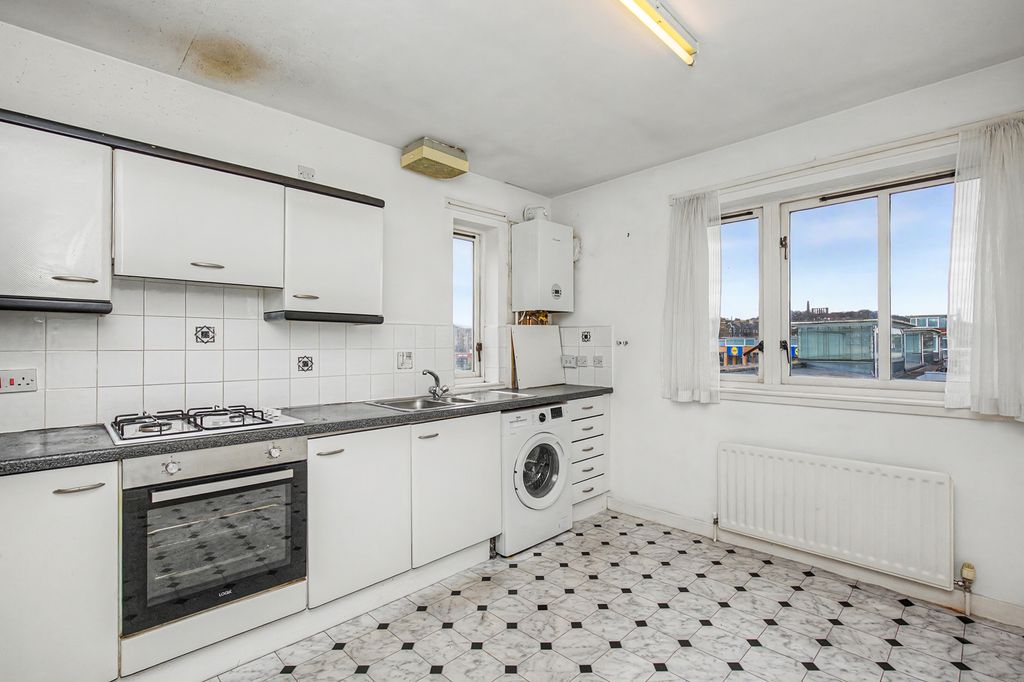 Property photo 3 of 11 Property Image 3