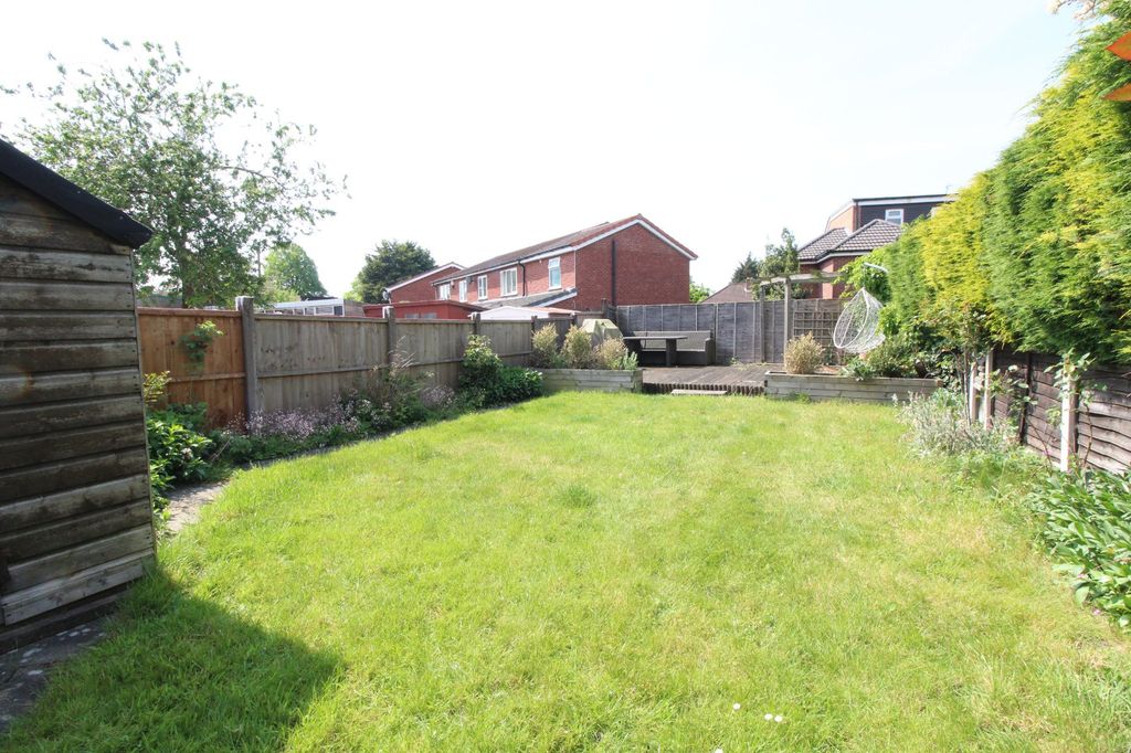 Property photo 2 of 14 Picture No. 15