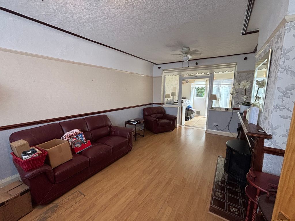 Property photo 3 of 26