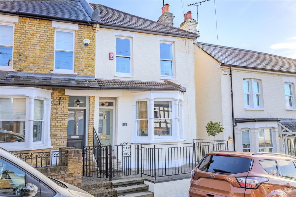 Property photo 1 of 22 Front