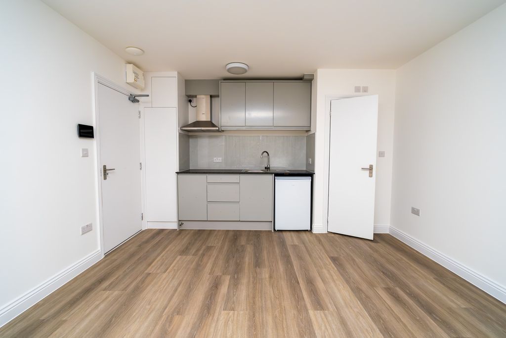 Property photo 1 of 3