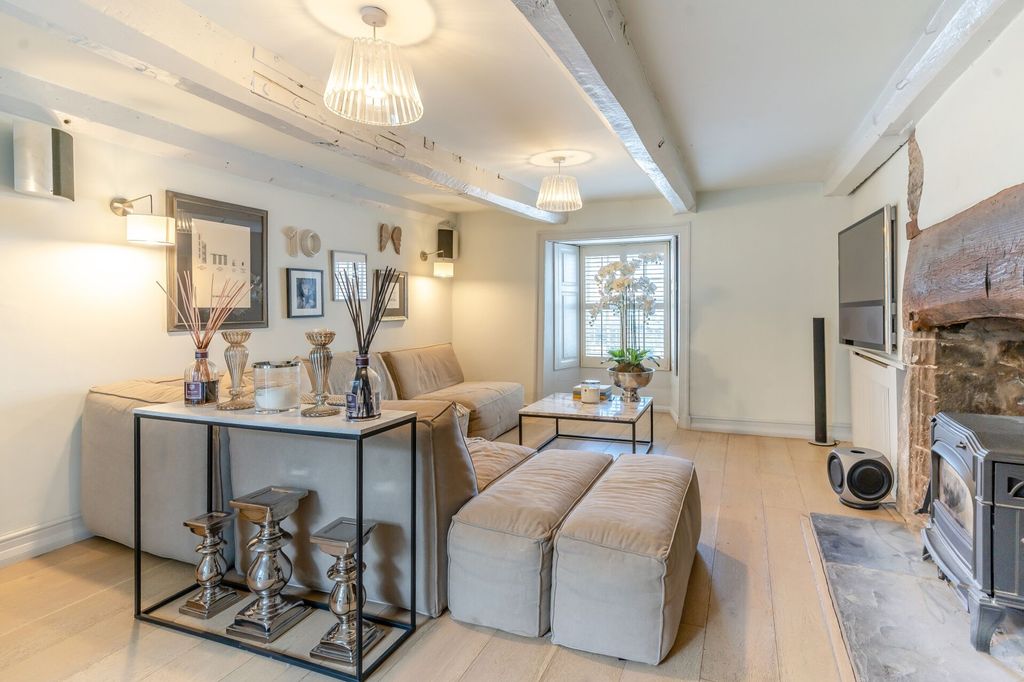 Property photo 3 of 40 P043179_03.Jpg