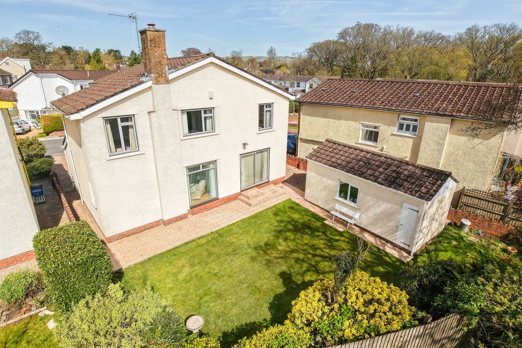 Property photo 2 of 32