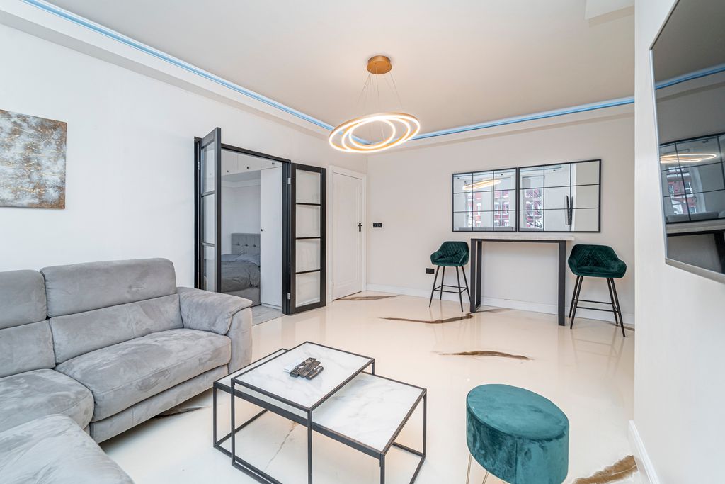 Property photo 2 of 15 Ndb07430-Edit