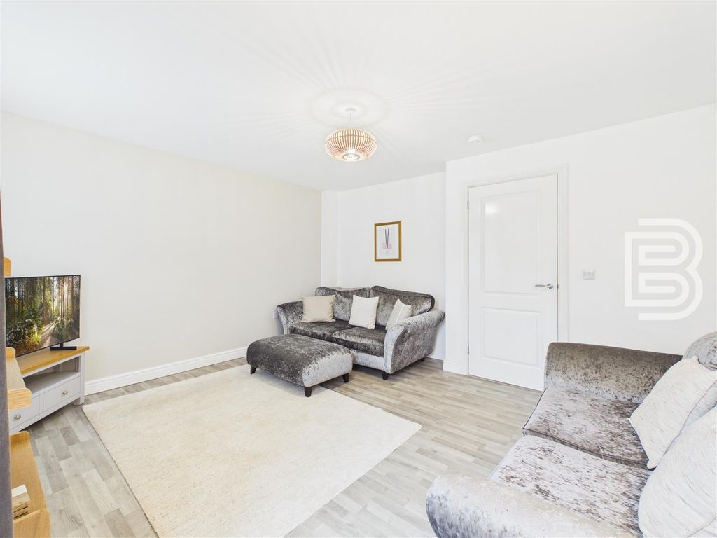 Property photo 3 of 20 Cam03823G0-Pr0252-Still016.Jpg
