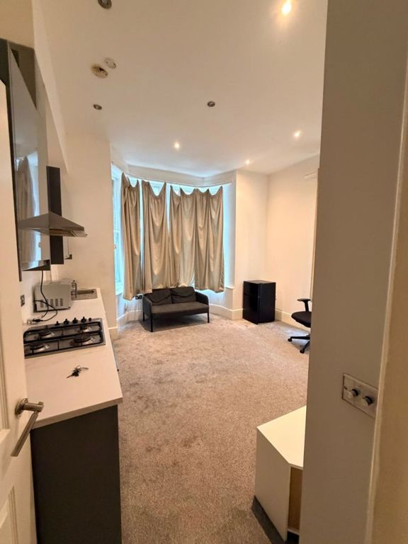 Property photo 1 of 5