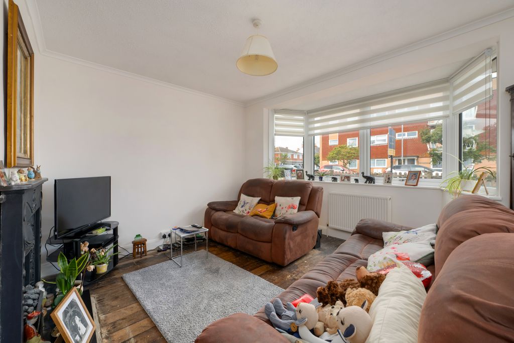 Property photo 2 of 14 Sitting Room