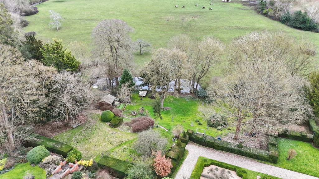 Property photo 2 of 22 4869734