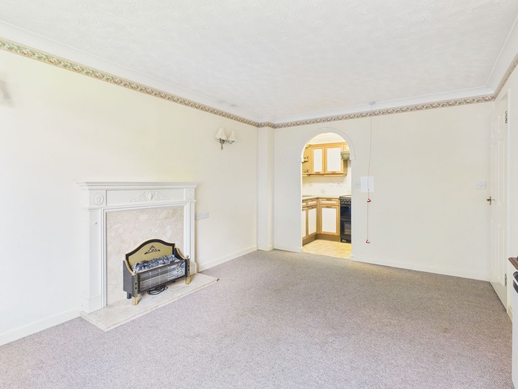 Property photo 3 of 11 Lounge/Dining Room