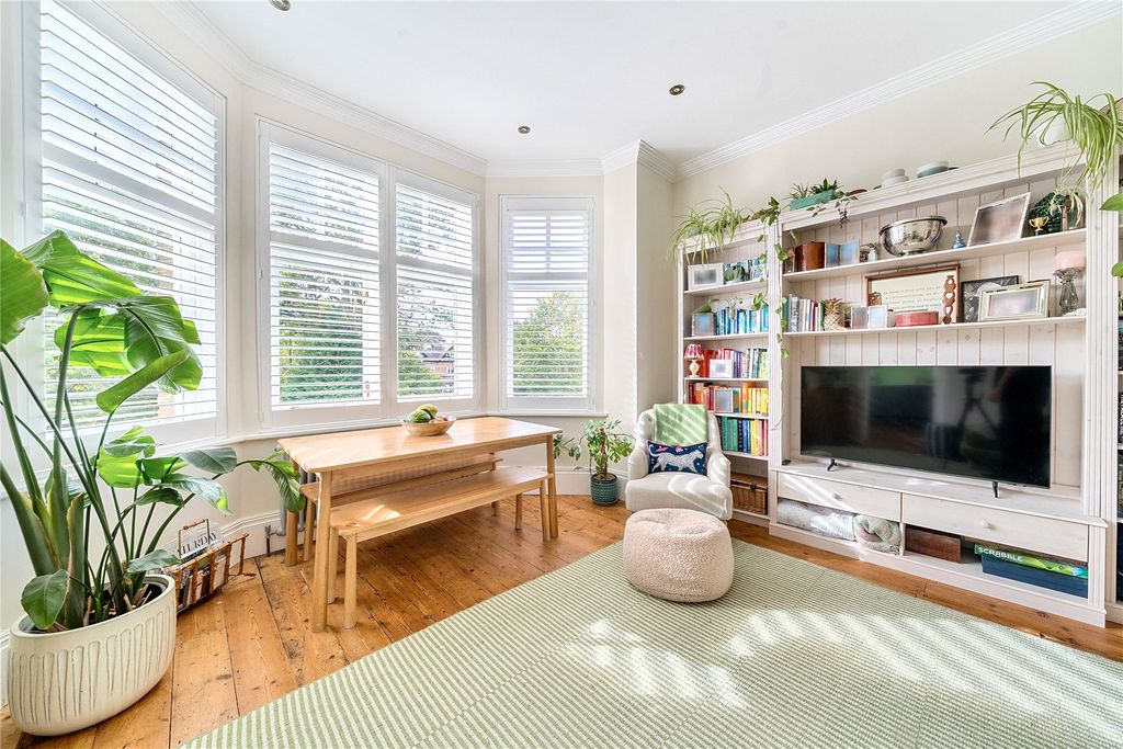 Property photo 3 of 16 Picture No. 18