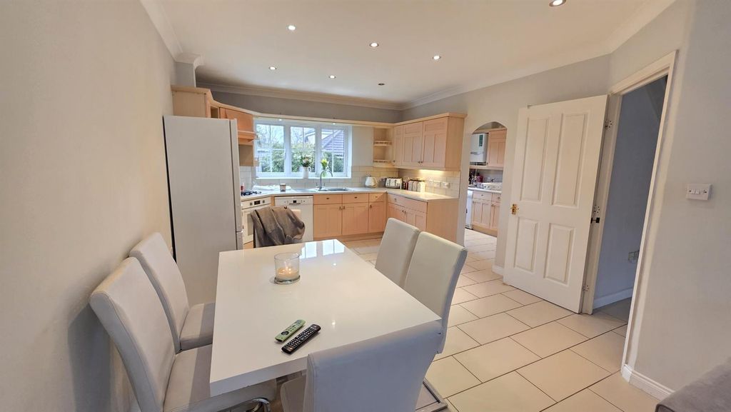 Property photo 3 of 13 1000084368.Jpg