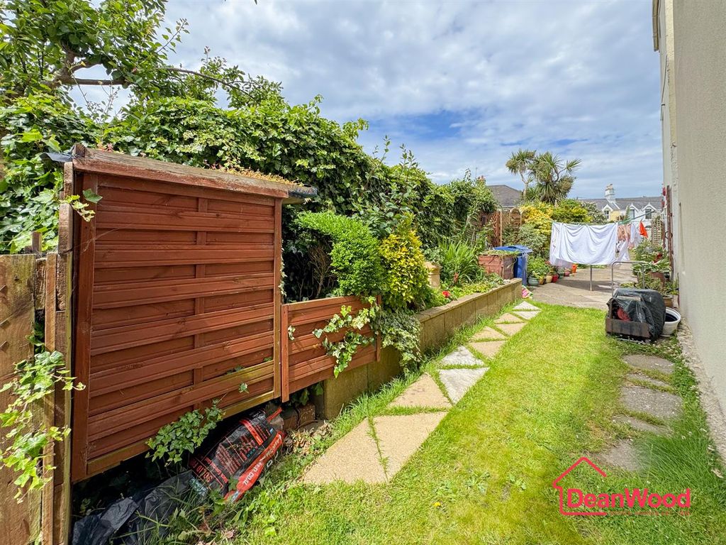 Property photo 2 of 16 Untitled-367.Jpg