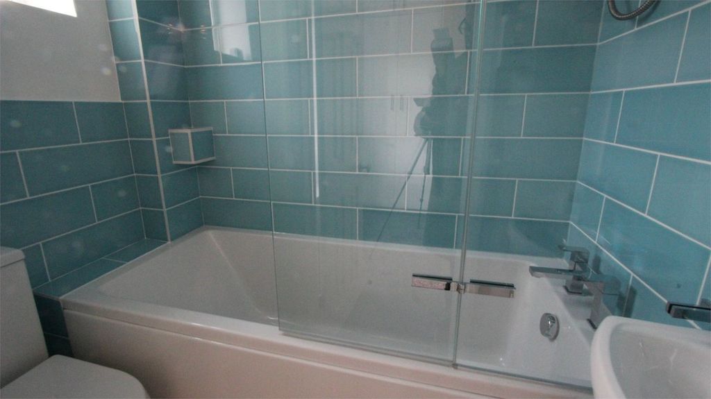 Property photo 3 of 4