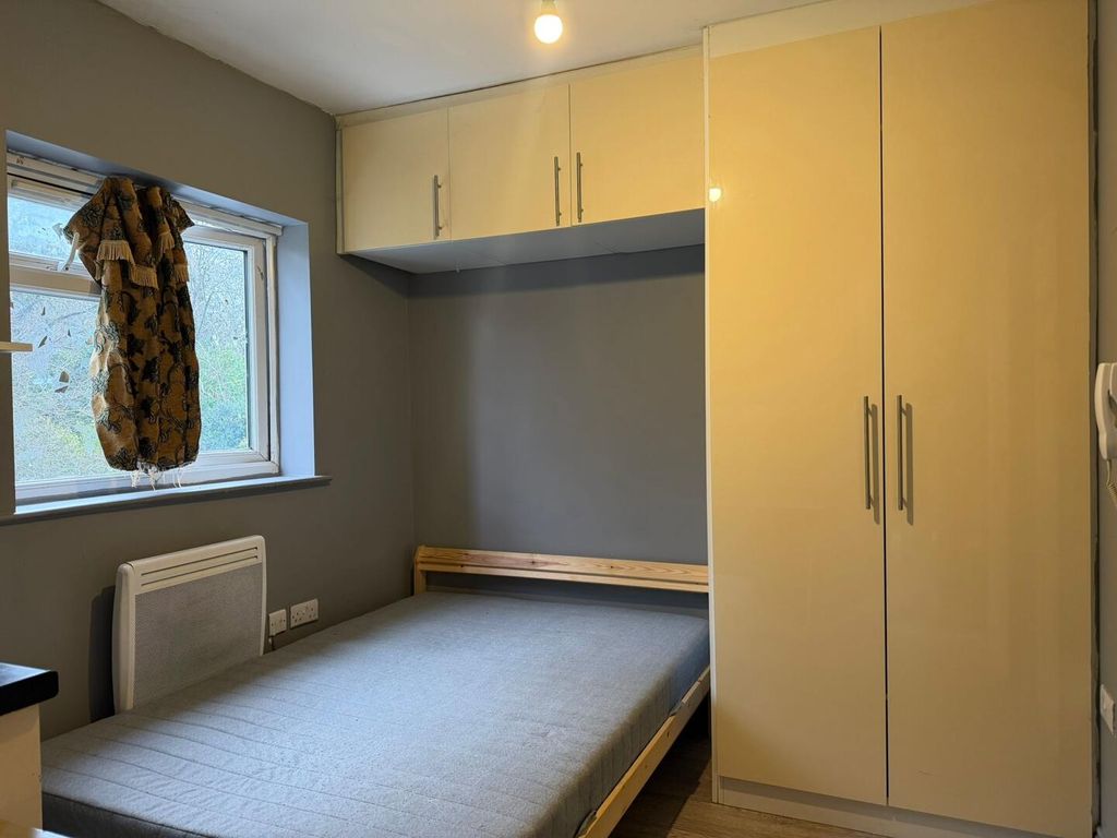 Property photo 2 of 11 Bedroom