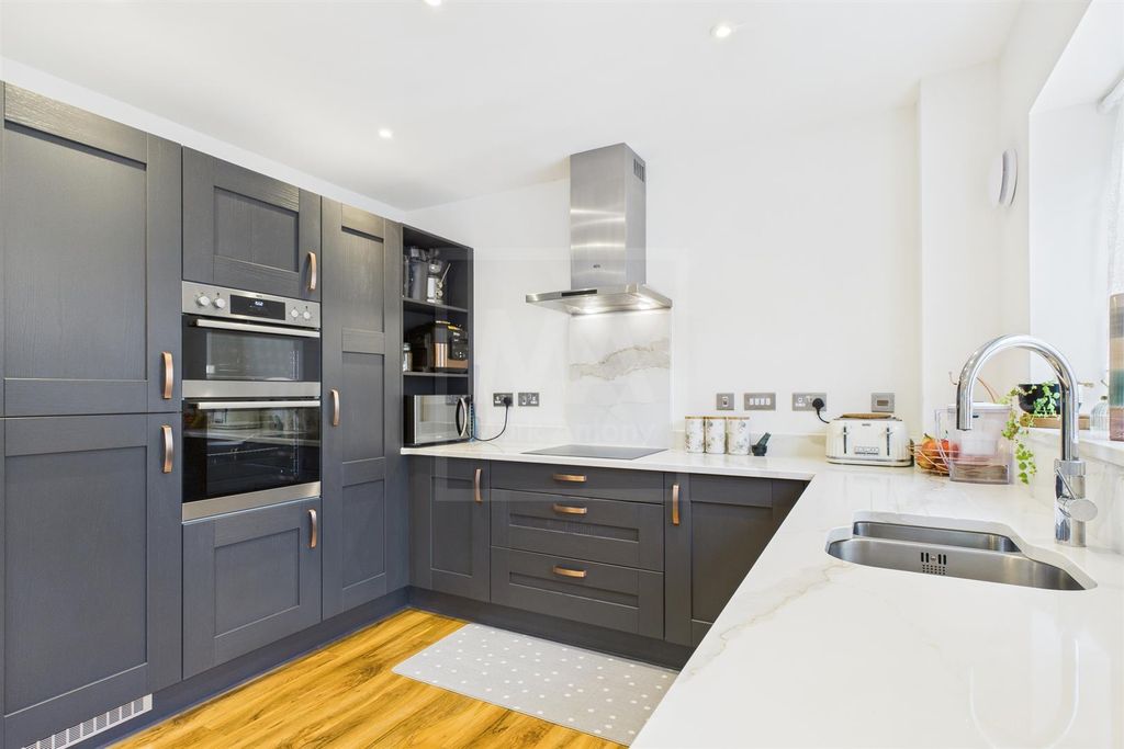 Property photo 2 of 17 Kitchen