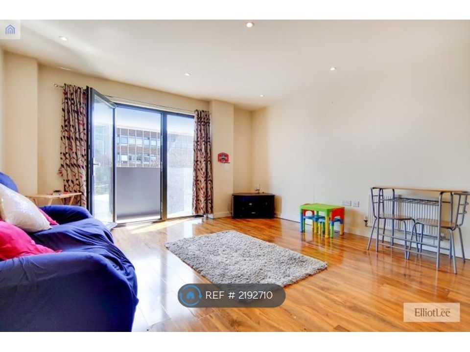 Property photo 2 of 5 Living Room