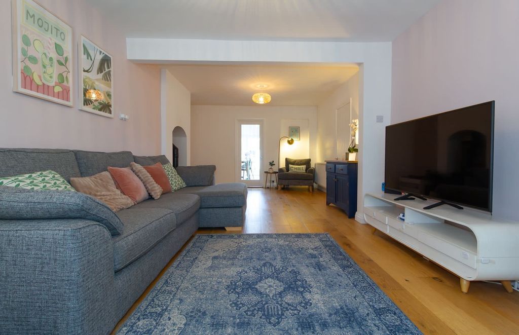 Property photo 3 of 14