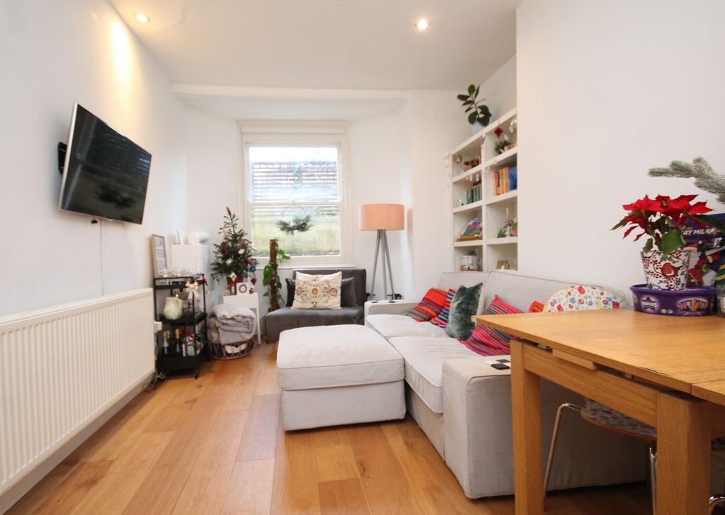 Property photo 2 of 10 Reception