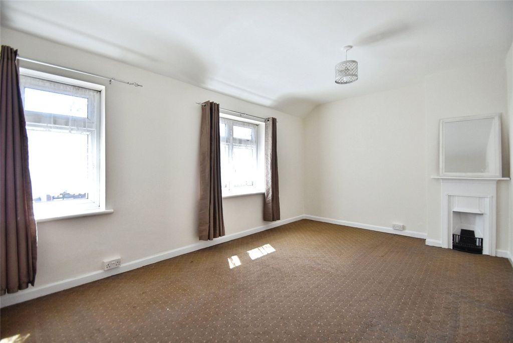 Property photo 1 of 15 Master Bedroom