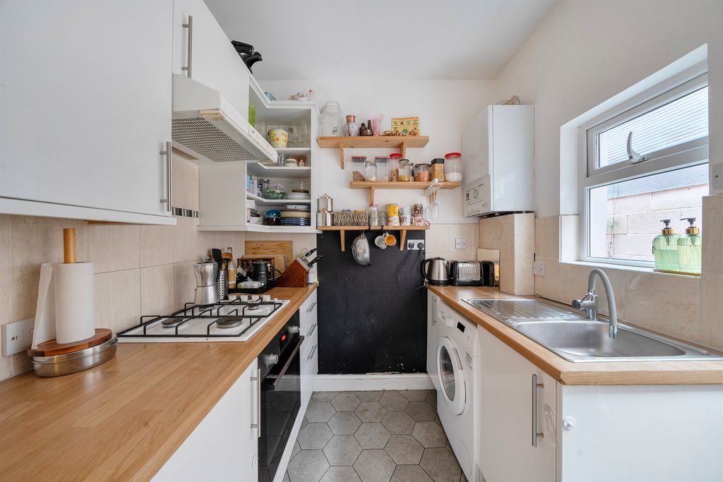 Property photo 2 of 12