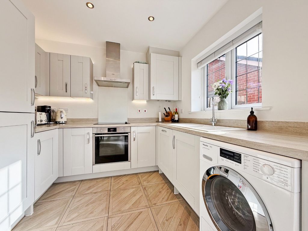 Property photo 3 of 17 4980847