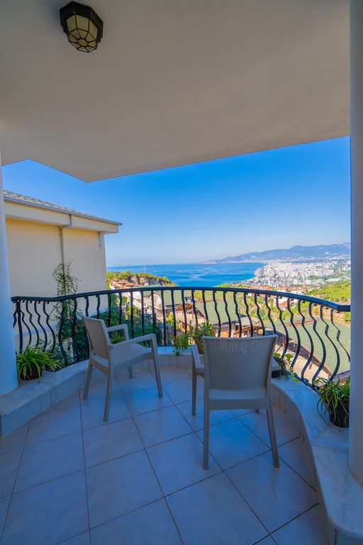 Property photo 3 of 50