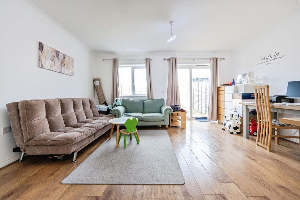 Property photo 2 of 20 Pbox-Img.Jpg
