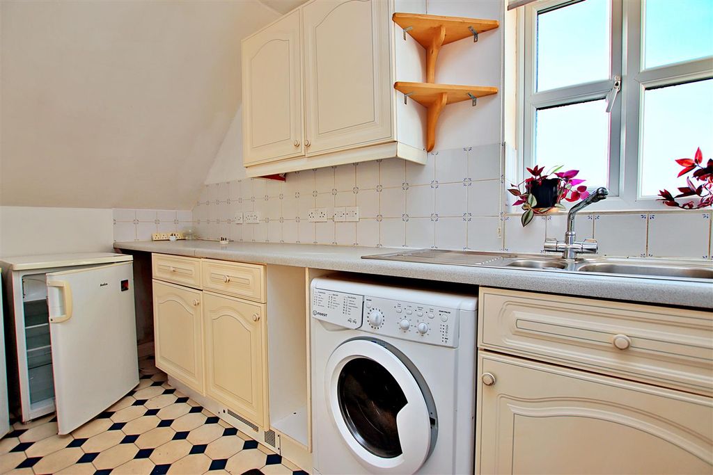 Property photo 3 of 7 Img_8518.Jpg