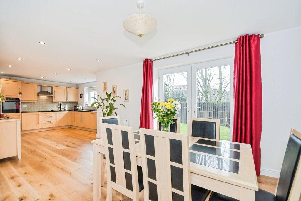 Property photo 2 of 31 Pbox-Img.Jpg