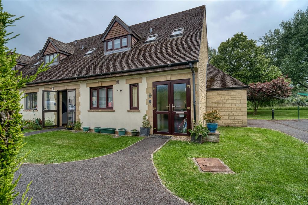 Property photo 1 of 10 Front