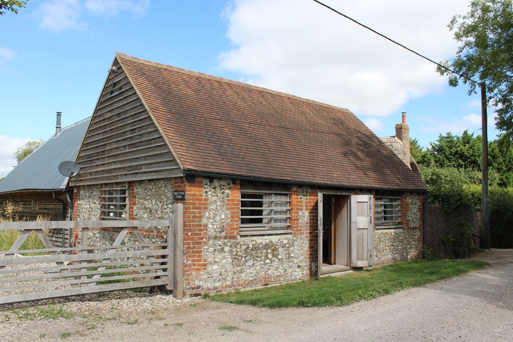 Property photo 1 of 6