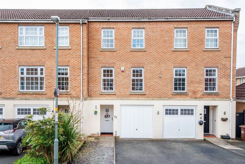 Property photo 1 of 19 Front External