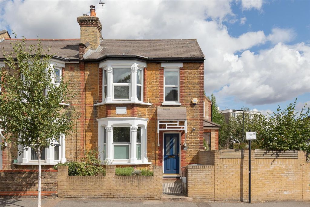 Property photo 1 of 50 Shernhall Street, E17