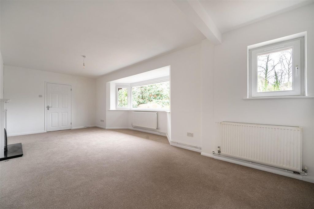 Property photo 2 of 19 Living Room.Jpg