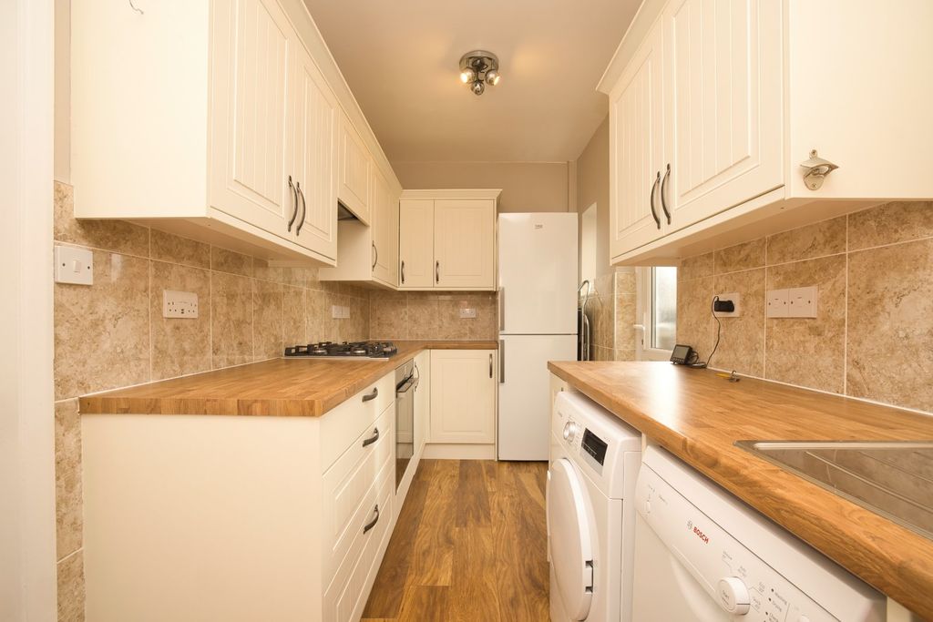 Property photo 3 of 16 Picture 3