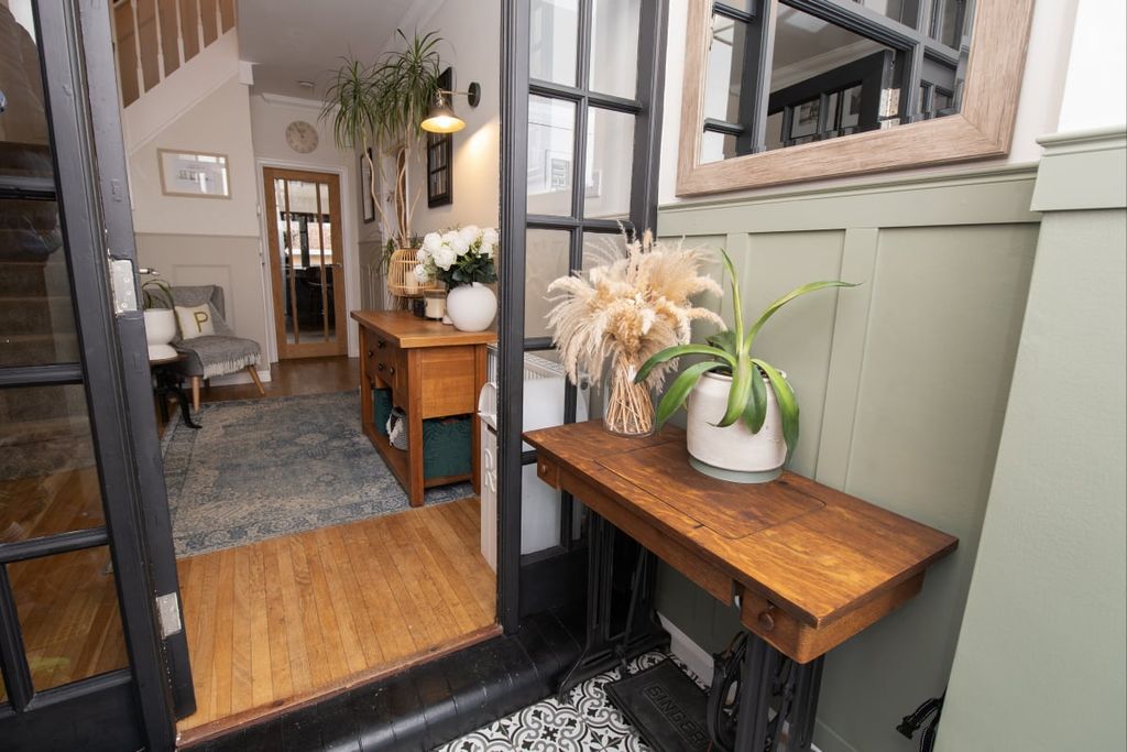 Property photo 2 of 47