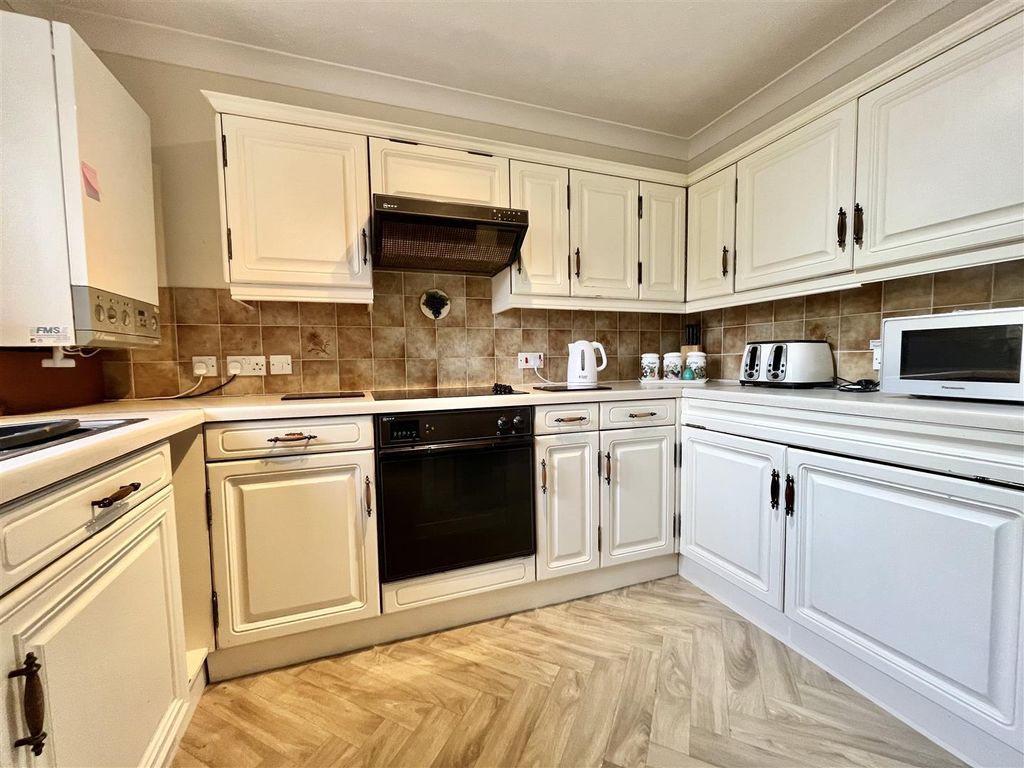 Property photo 3 of 14