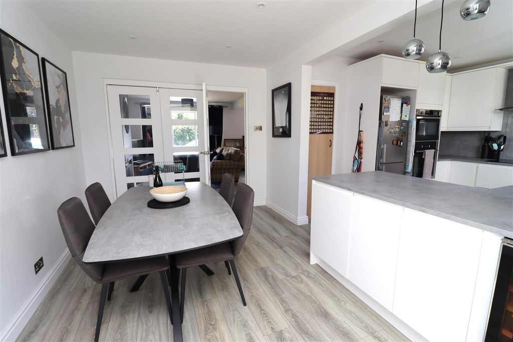 Property photo 2 of 23 Dining Room