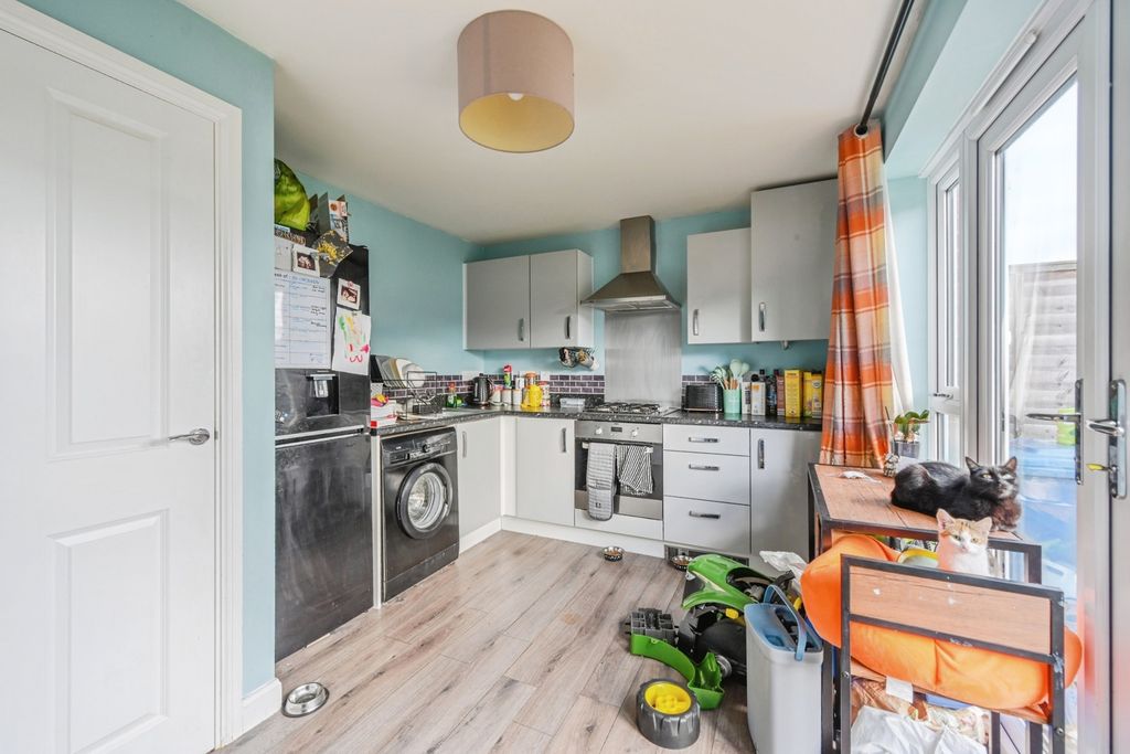 Property photo 3 of 17 Photo