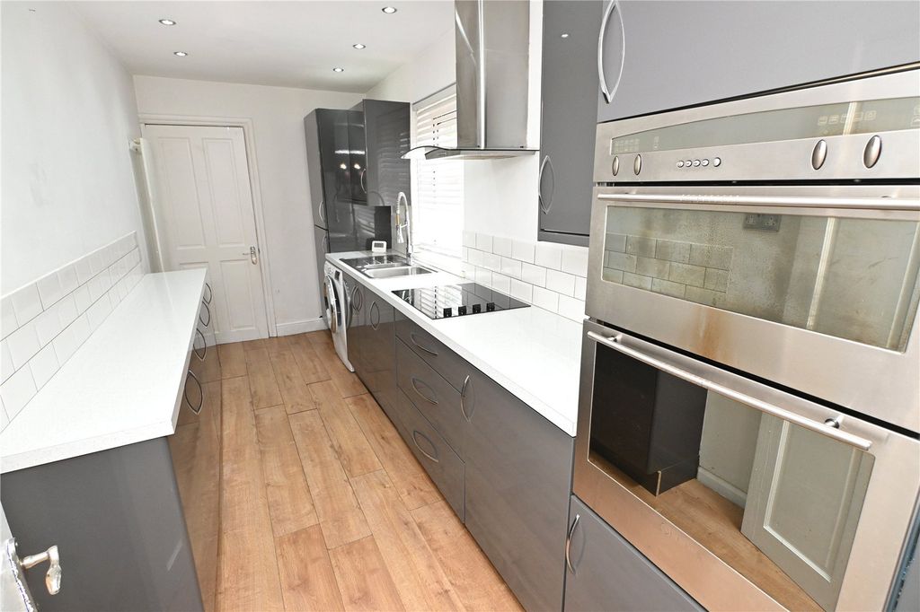 Property photo 3 of 16 Picture No. 05