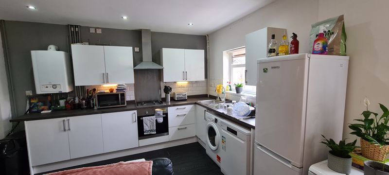 Property photo 3 of 8 Photo 9