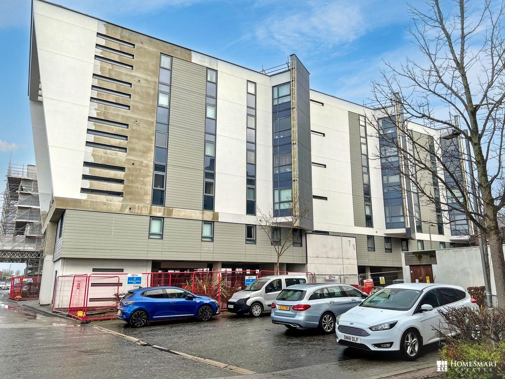 Property photo 1 of 10 Front