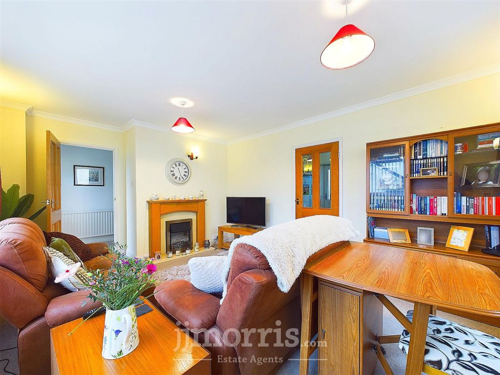 Property photo 3 of 21
