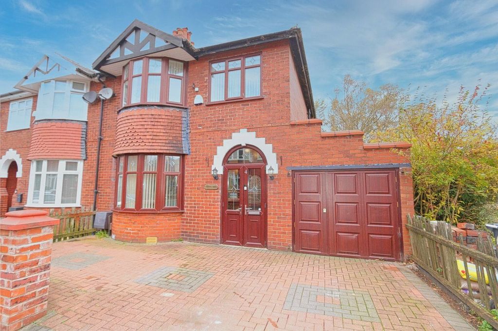 Property photo 1 of 15 External