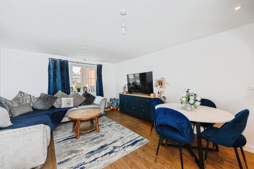 Property photo 2 of 14 Pbox-Img.Jpg