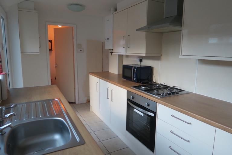 Property photo 2 of 15 Kitchen