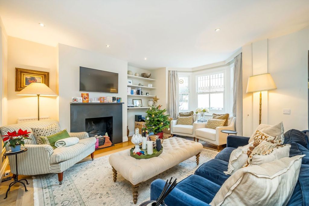 Property photo 2 of 9