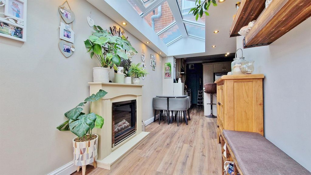 Property photo 3 of 31 Sun/Dining Room