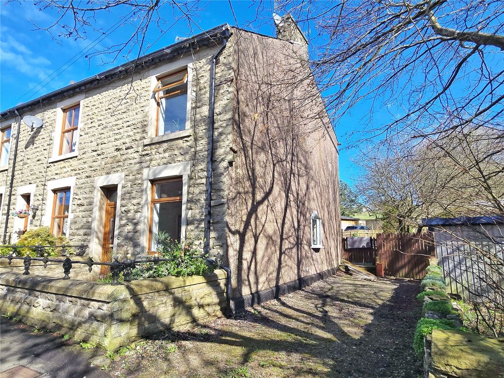 Property photo 1 of 19 Period End Terrace