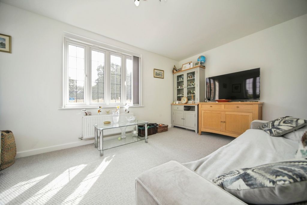 Property photo 3 of 17 Pbox-Img.Jpg